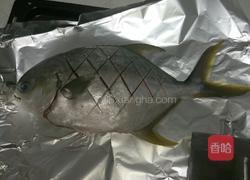 烤箱锡纸烤鲳鱼的做法图解2