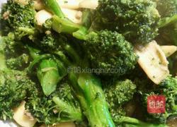 鸡腿菇炒西蓝花的做法图解6