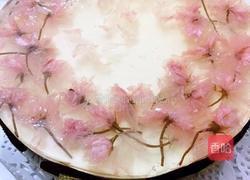 时尚妈妈教你做梦幻樱花酸奶冻芝士蛋糕的做法图解1