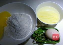 土豆丝鸡蛋饼的做法图解1