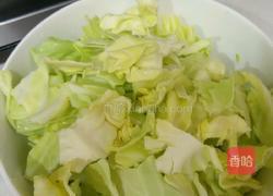 速炒手撕包菜的做法图解1