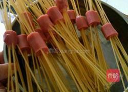 香肠意大利面的做法图解1