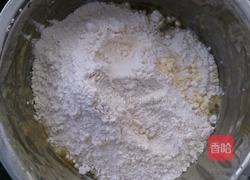 果粒橙蕉蛋酥的做法图解2