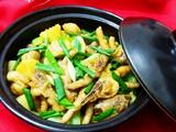 豆腐泡土豆鸡爪煲