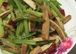 芹菜炒豆干的做法图解5