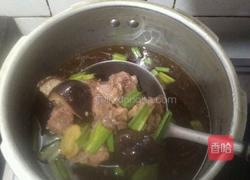 排骨刀削面的做法图解2
