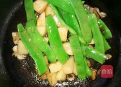 土豆炖豆角的做法图解3