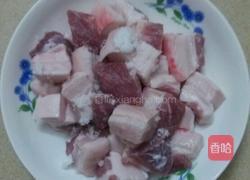 蘑菇炖肉的做法图解2