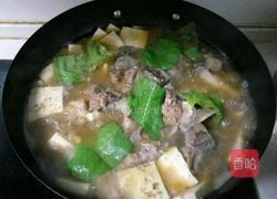 猪大骨炖豆腐的做法图解4