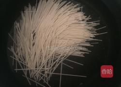 三文鱼菠菜面的做法图解5