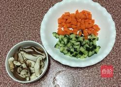 香菇蚝油拌面的做法图解2