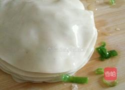 饺子皮―葱油饼的做法图解2