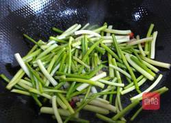 蒜苗炒肉丝的做法图解5