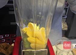 牛油果香橙奶昔的做法图解3