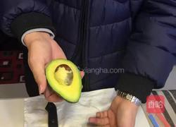 牛油果香橙奶昔的做法图解1