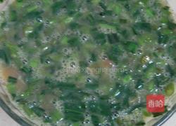 空心菜瘦肉蛋饼的做法图解3