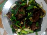 蒜苗炒血豆腐