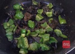 青椒鸡蛋的做法图解5