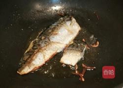 香姜黑椒煎青花鱼的做法图解3