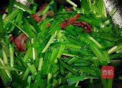 韭菜炒培根的做法图解3