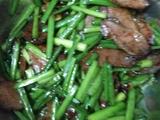 韭菜花炒烟熏肉
