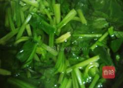 果仁菠菜拌麻酱的做法图解4