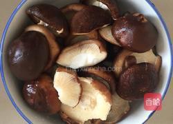 香菇木耳鸡蛋粉条素馅的做法图解1