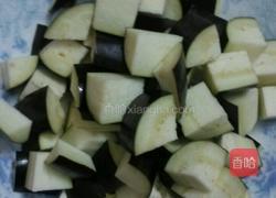 紫茄炒肉丝的做法图解2