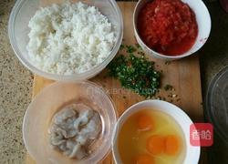 虾仁番茄蛋炒米饭的做法图解1