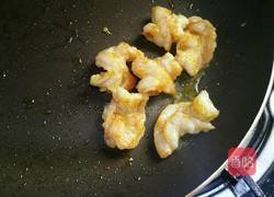 虾仁番茄蛋炒米饭的做法图解2