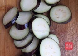 鸡蛋面粉炸蘑菇葱花肉茄盒的做法图解2