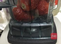 草莓奶昔的做法图解1