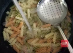 炒意大利面的做法图解3