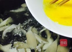 平菇鸡蛋汤的做法图解6