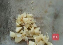 西蓝花炒鱿鱼圈的做法图解4