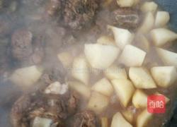 鄂尔多斯特色菜之――猪骨头烩酸菜的做法图解5