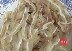 青椒炒猪耳朵的做法图解2