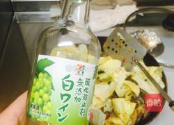 卷心菜炒海瓜子的做法图解7