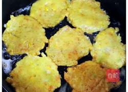 玉米粒土豆饼的做法图解9