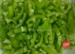 青椒炒蛋的做法图解2