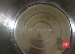 8寸土鸡蛋酸奶戚风蛋糕的做法图解3