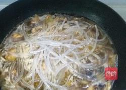 小公鸡粉条葫芦炖榛蘑的做法图解4