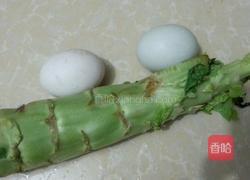 莴笋炒蛋的做法图解1