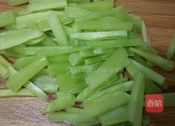 莴笋炒蛋的做法图解3