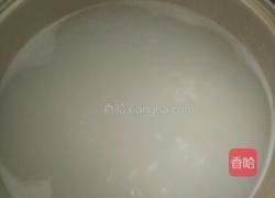 粉肠肉末粥的做法图解1