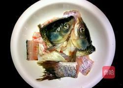 鱼头豆腐汤的做法图解1
