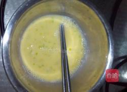 松软鸡蛋饼的做法图解2