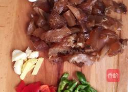 蛋白烧牛筋的做法图解1