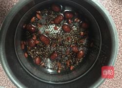 黑米红枣粥的做法图解5