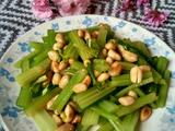 凉拌芹菜花生米